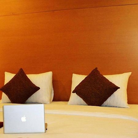 Grand Asia Hotel Makassar Rum bild