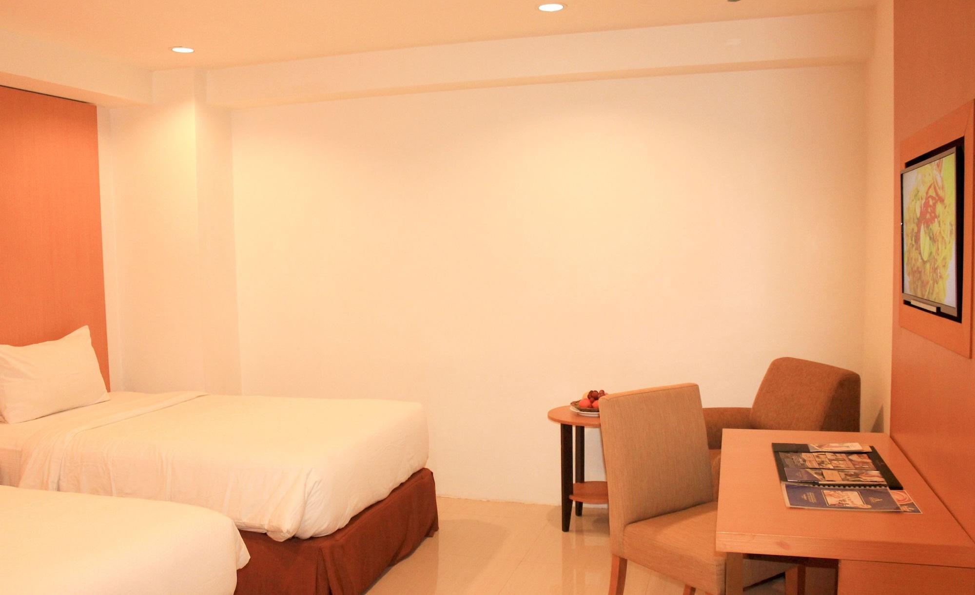 Grand Asia Hotel Makassar Exteriör bild