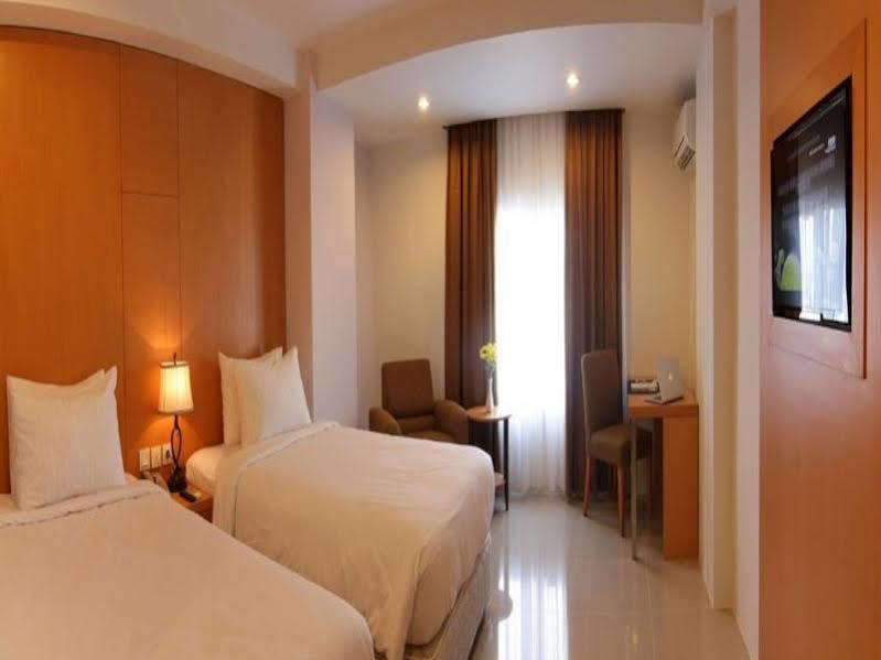 Grand Asia Hotel Makassar Exteriör bild