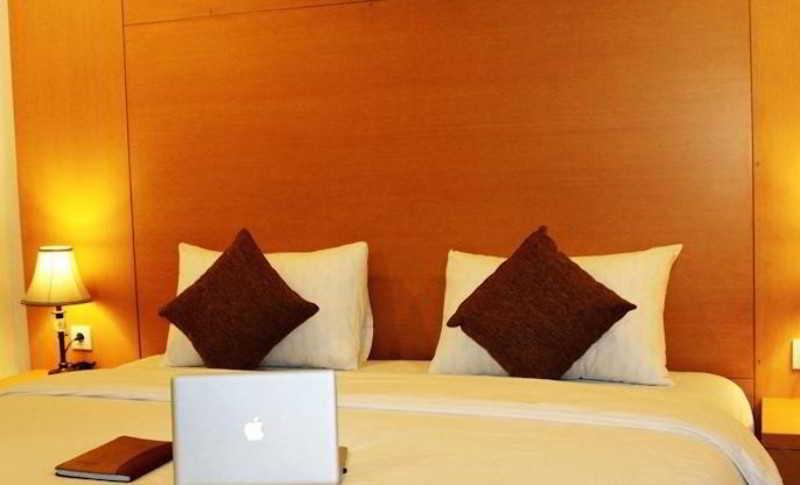 Grand Asia Hotel Makassar Exteriör bild